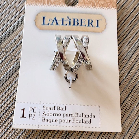 Scarf charm new. - Picture 1 of 2